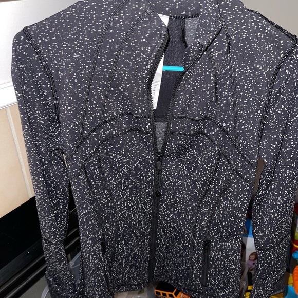Black and white lululemon define jacket size 4 - Picture 1 of 3